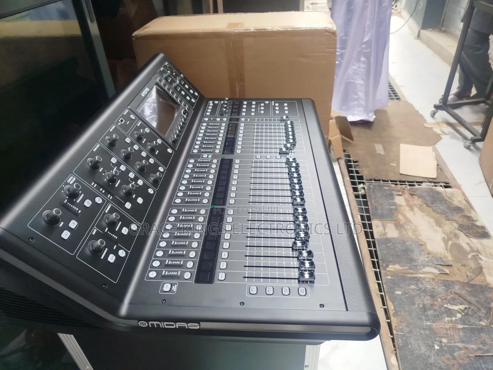 MIDIAS -32 Digital Mixer