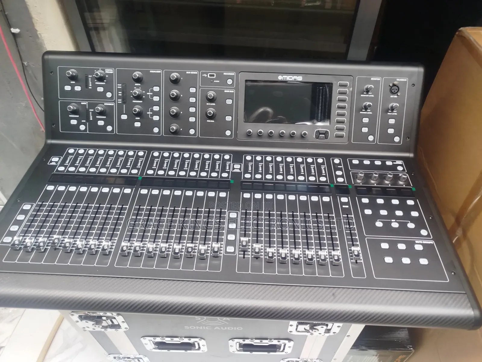 MIDIAS -32 Digital Mixer