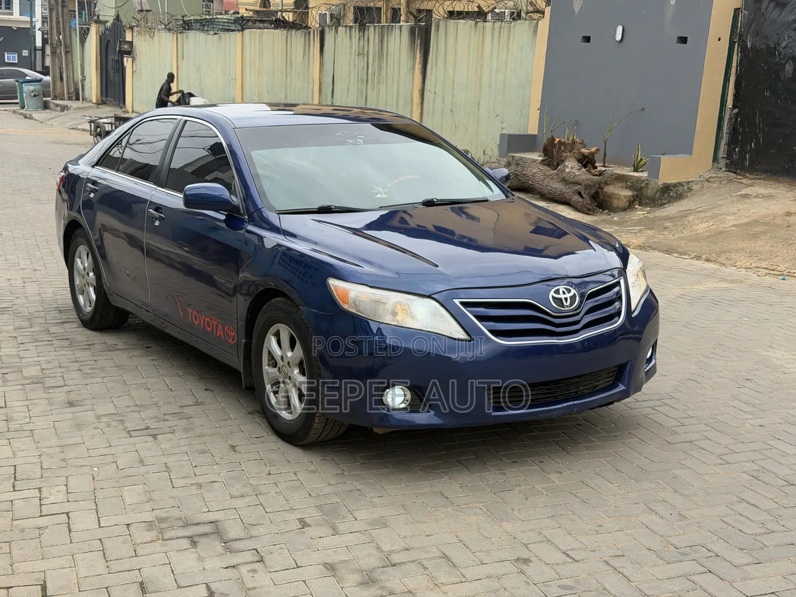 Toyota Camry LE 4dr Sedan (2.5L 4cyl 6A) 2011 Blue