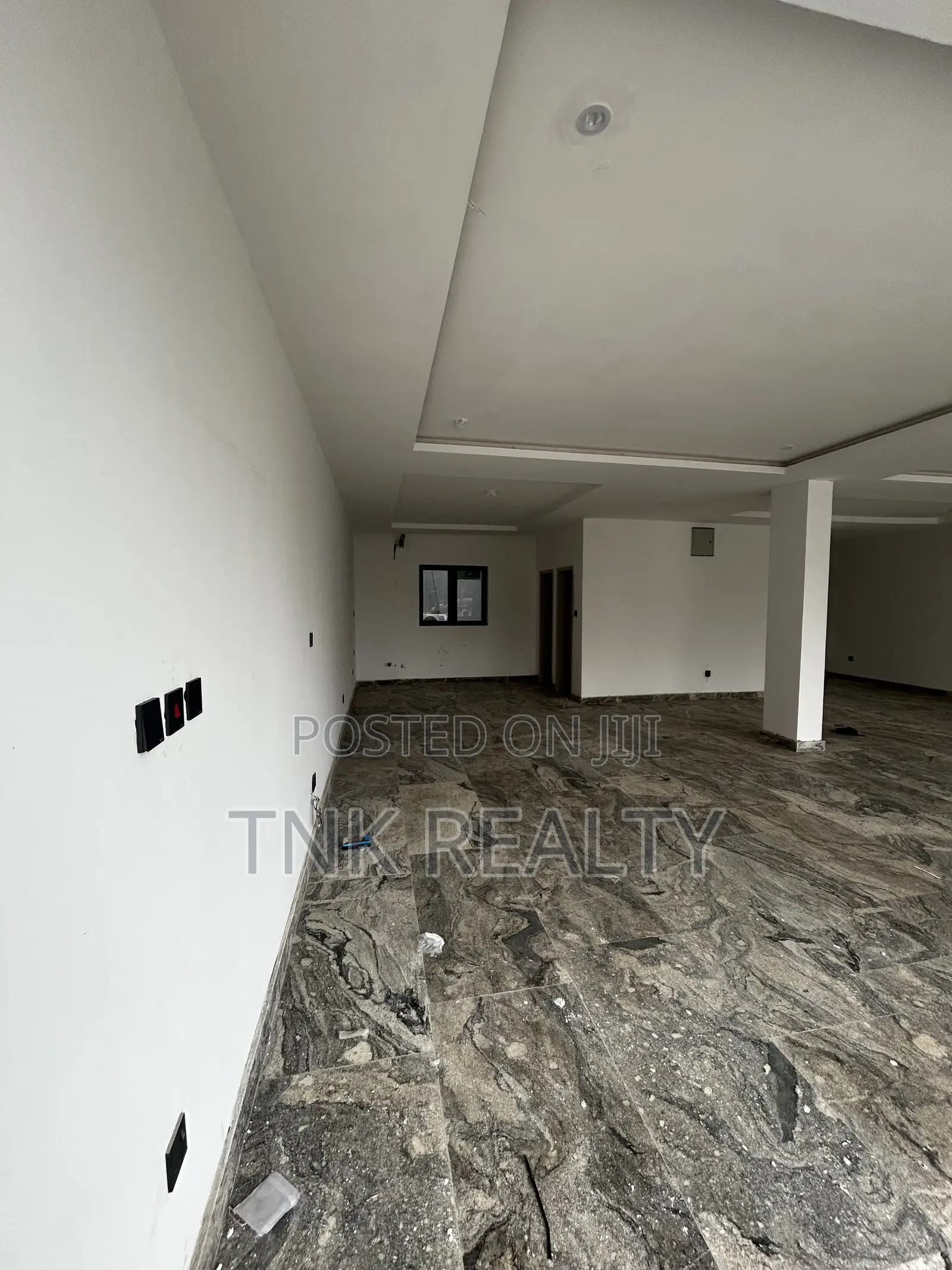Spacious Office Space/Shop for Rent