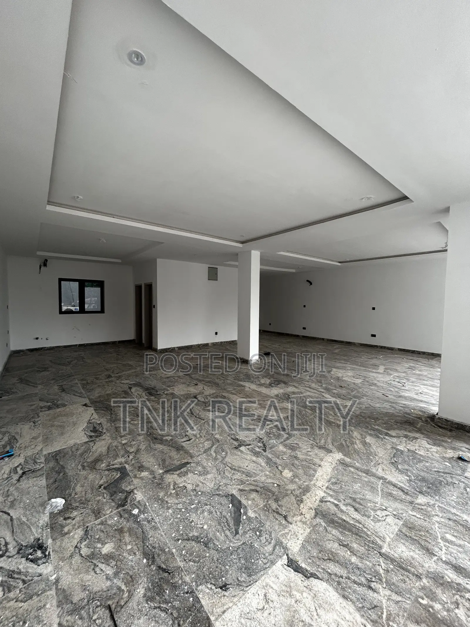 Spacious Office Space/Shop for Rent