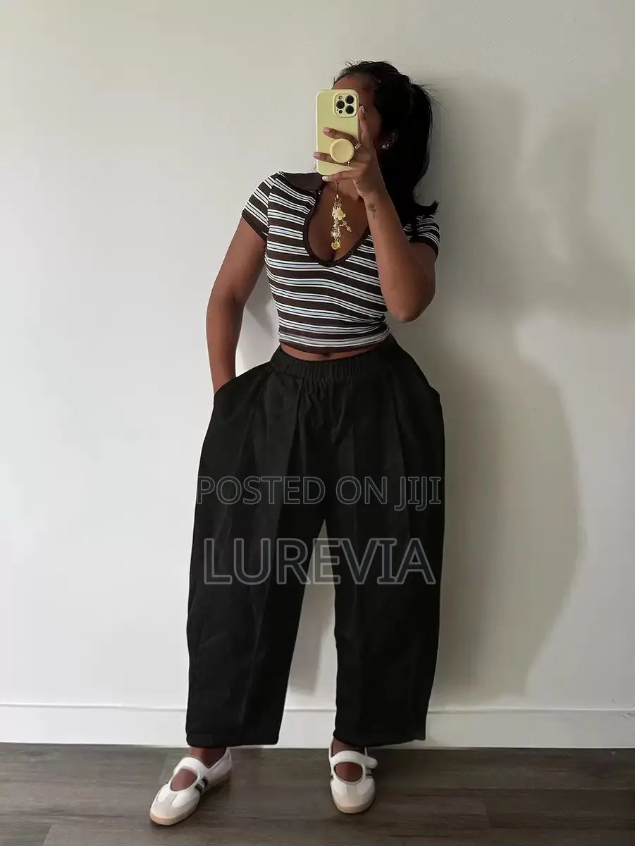 Voluminous Balloon-Leg Trousers