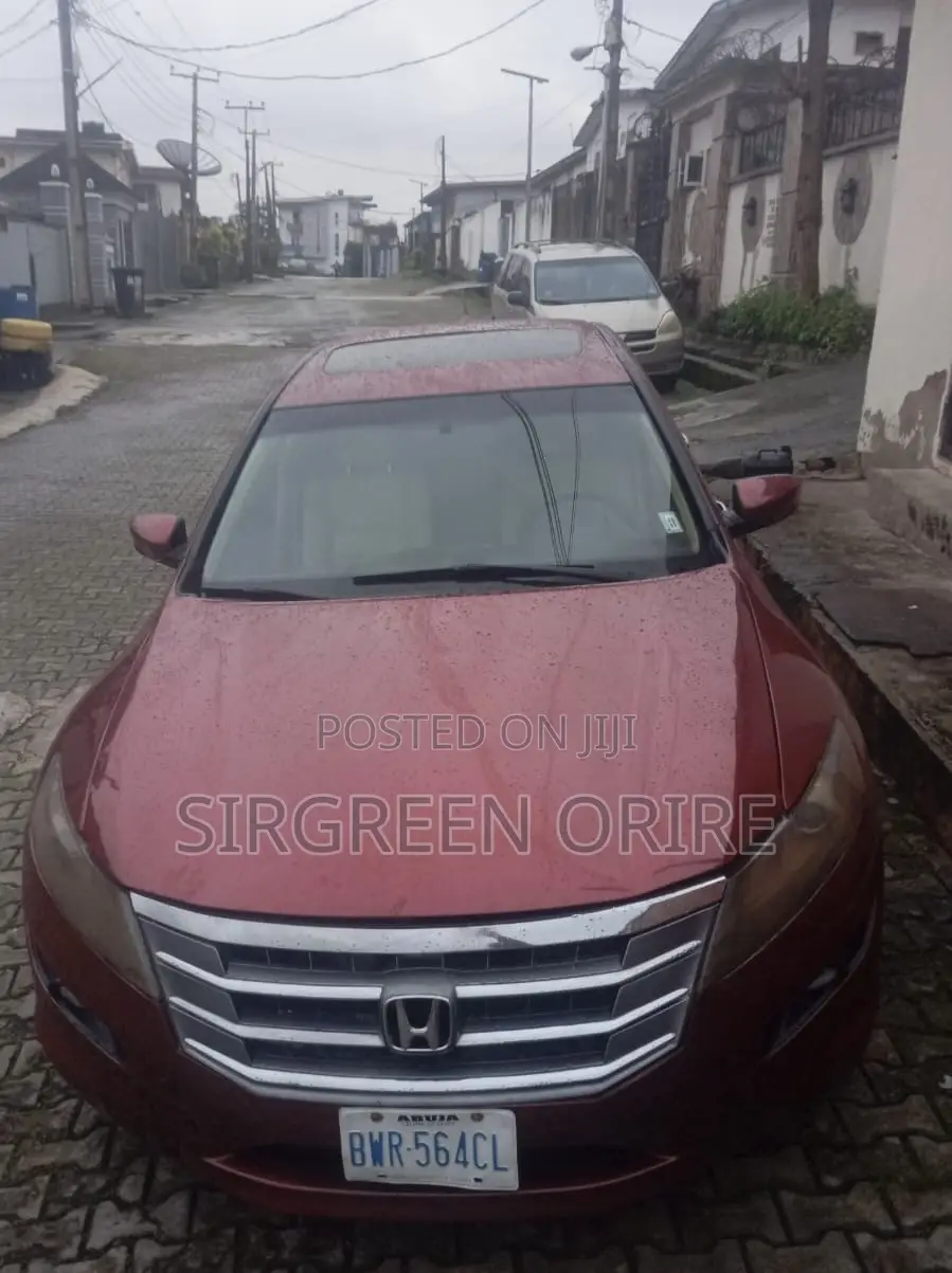 Honda Crosstour 2010 Red