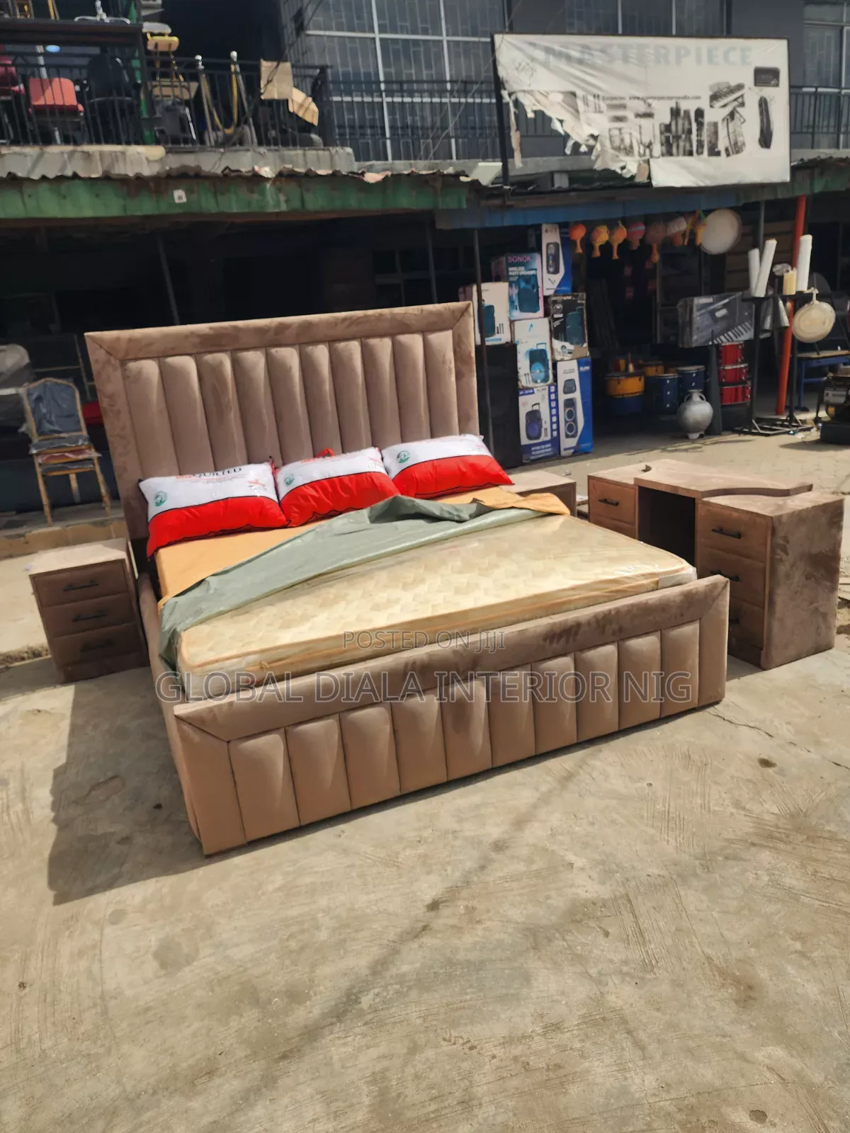 Quality 6by6 Padded Bedframe Set