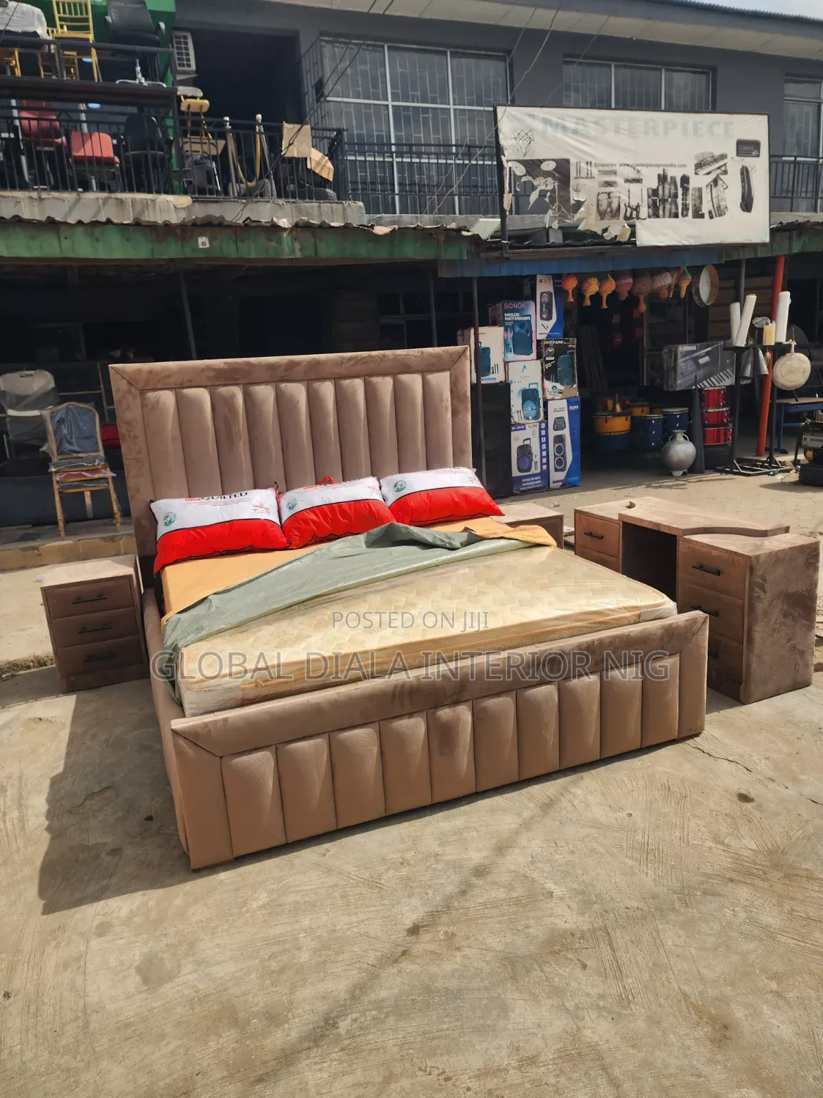 Quality 6by6 Padded Bedframe Set