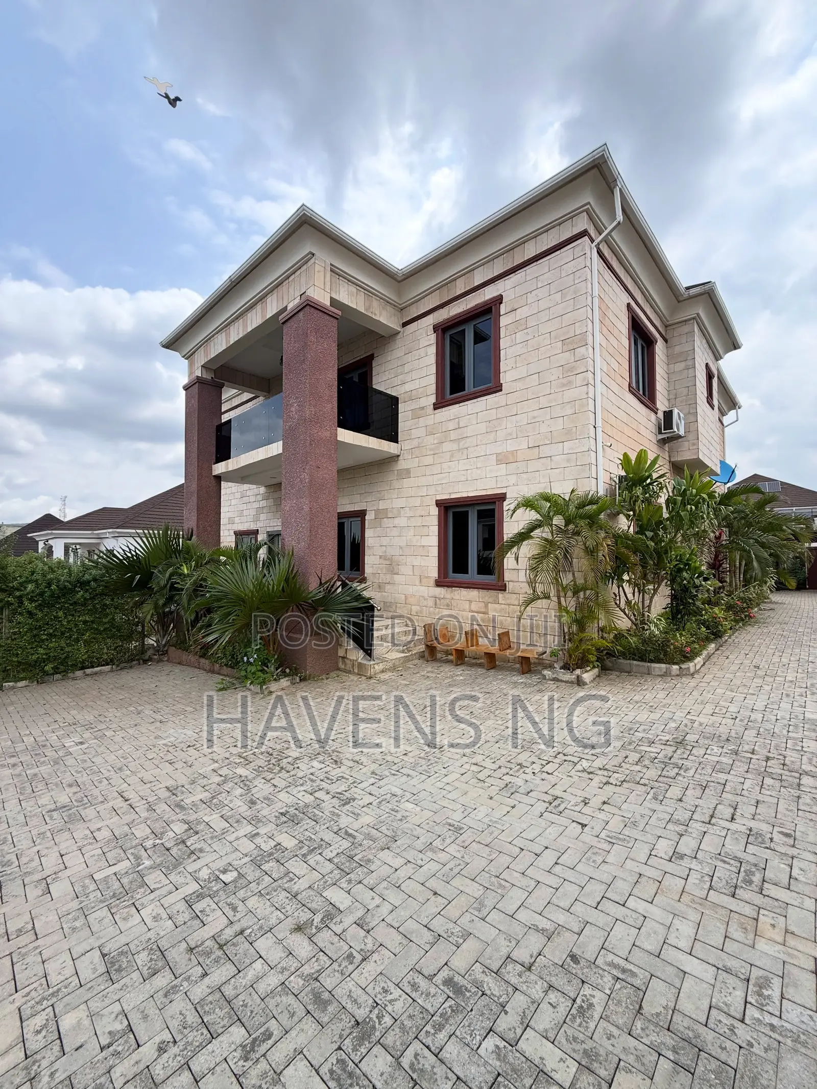 4bdrm Duplex in Asokoro for sale