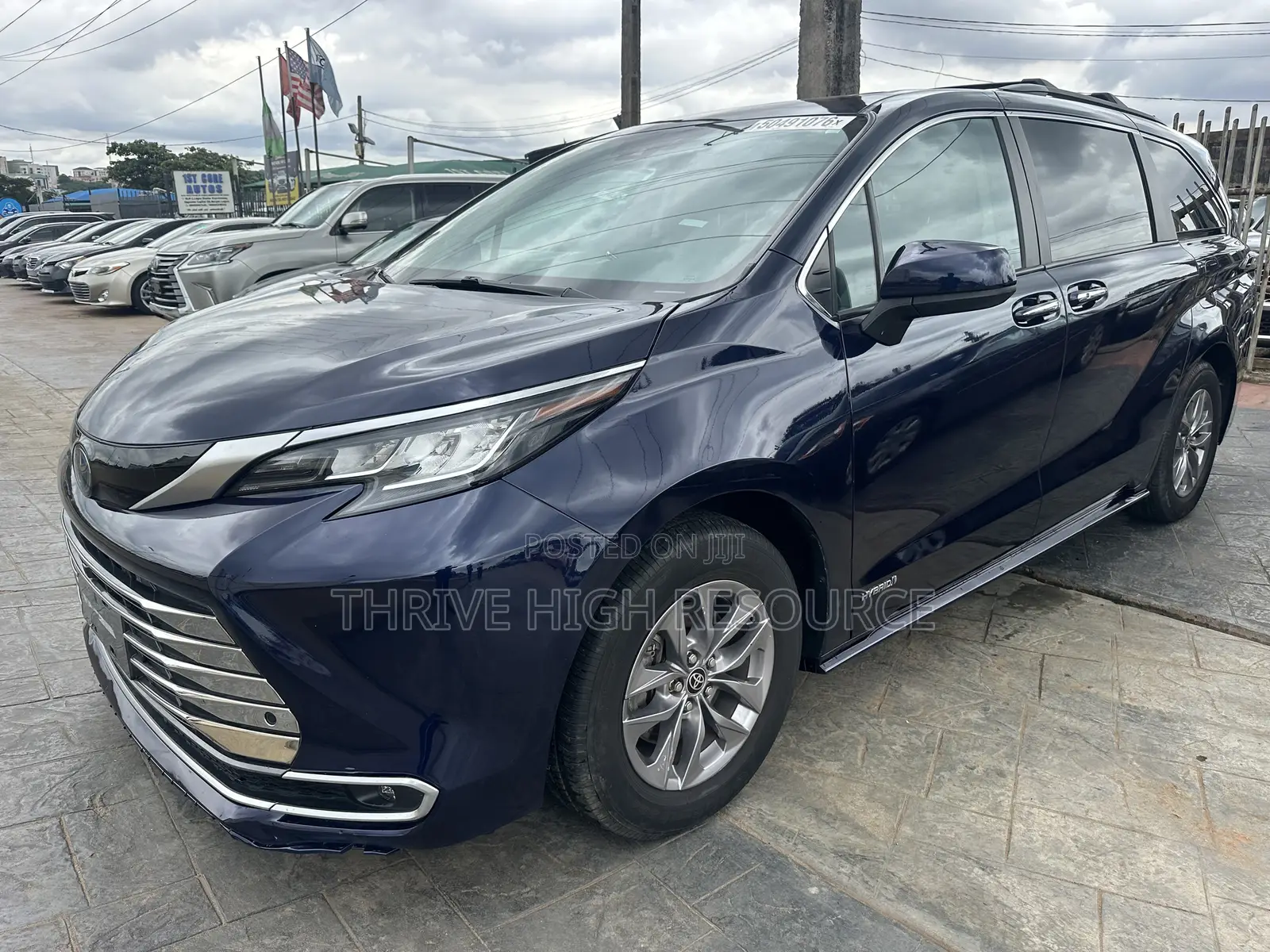 Toyota Sienna XLE 7-Passenger AWD 2021 Blue