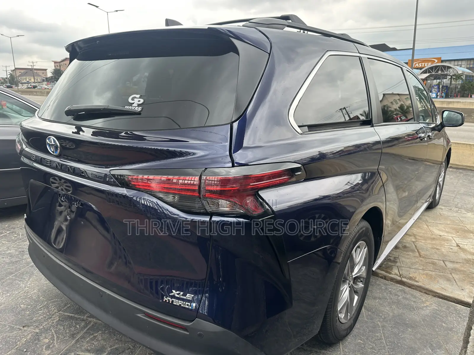 Toyota Sienna XLE 7-Passenger AWD 2021 Blue