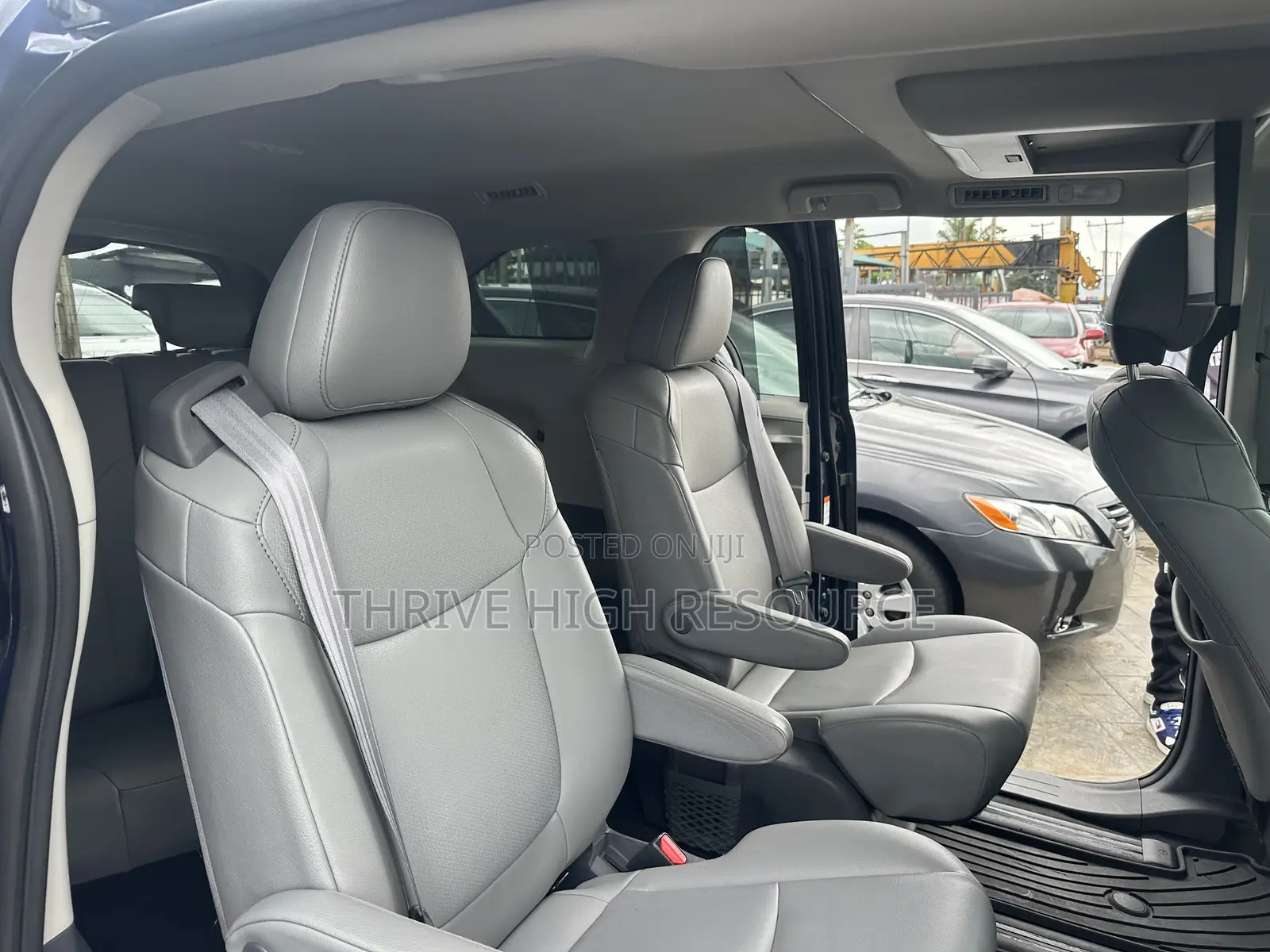 Toyota Sienna XLE 7-Passenger AWD 2021 Blue