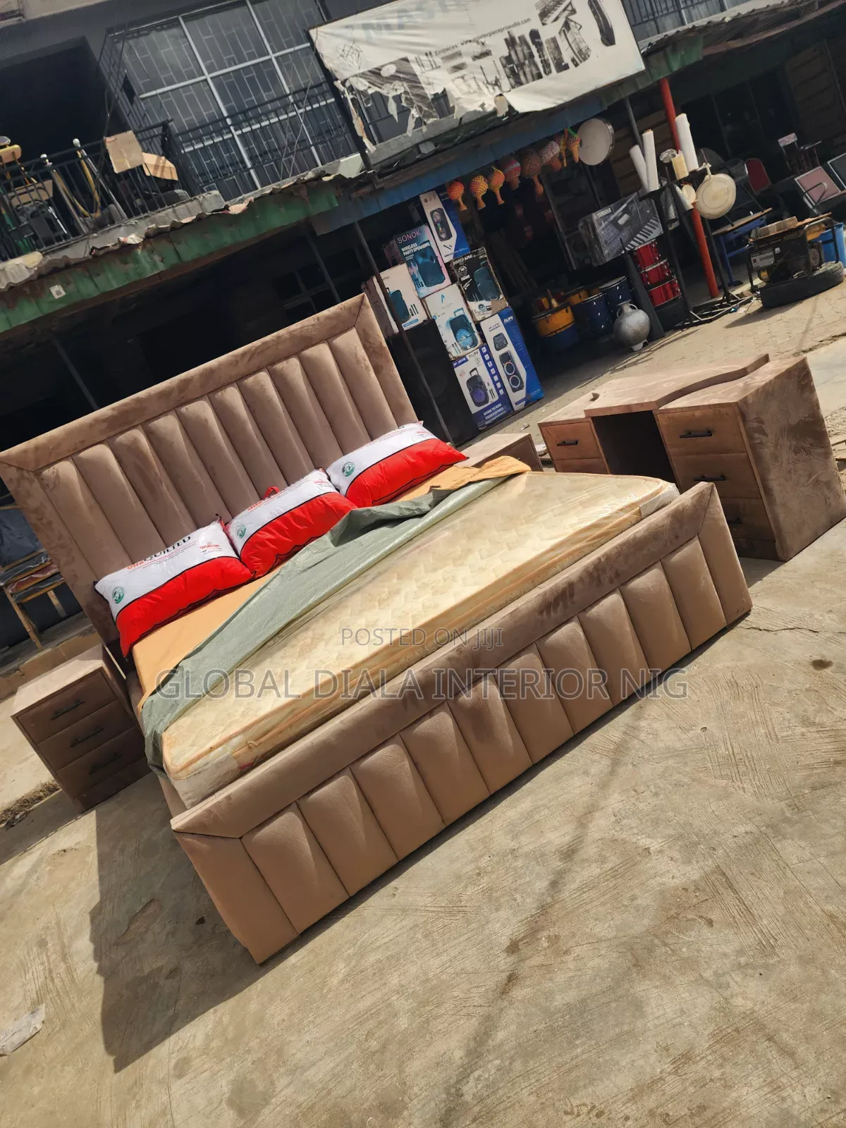 Modern Brown 6by6 Padded Bedframe Set