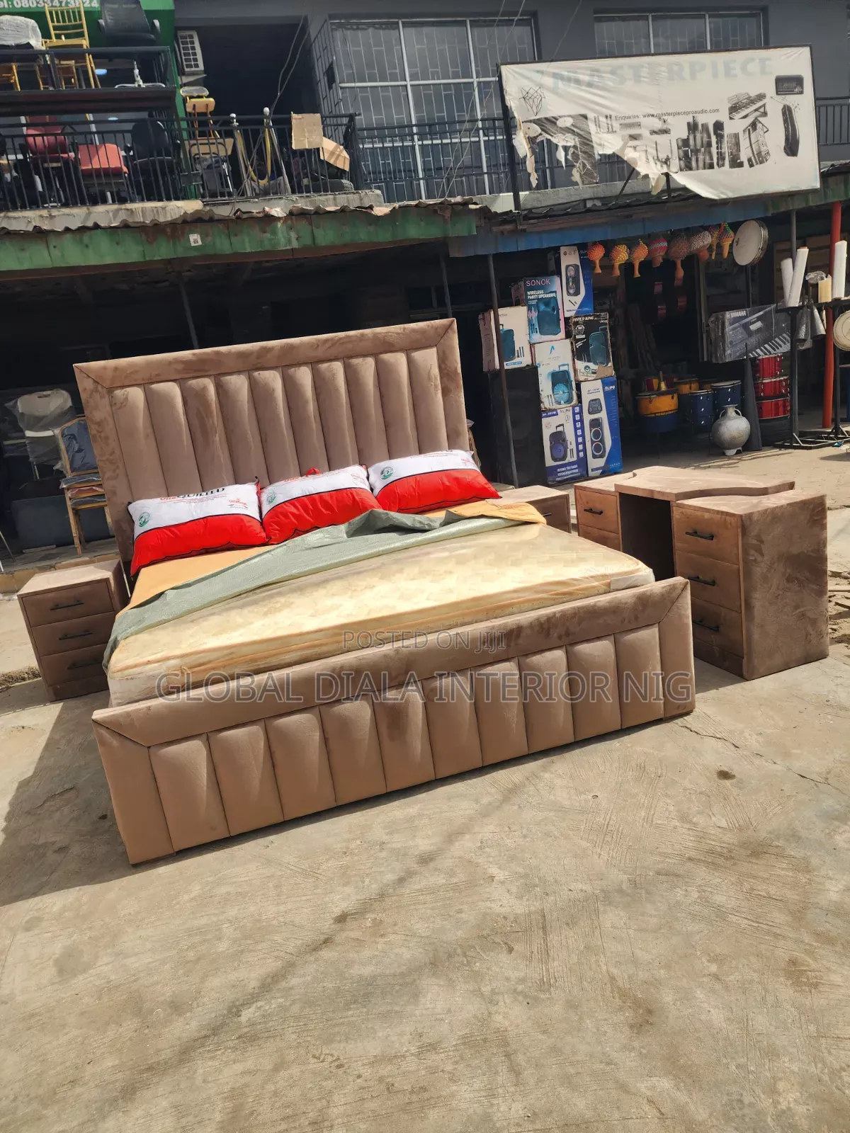 Modern Brown 6by6 Padded Bedframe Set