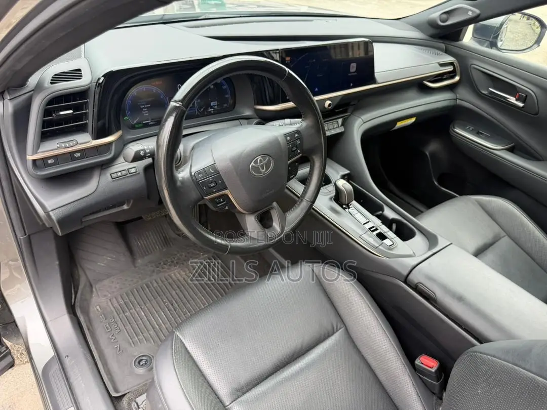 Toyota Crown Limited AWD 2024 Gray