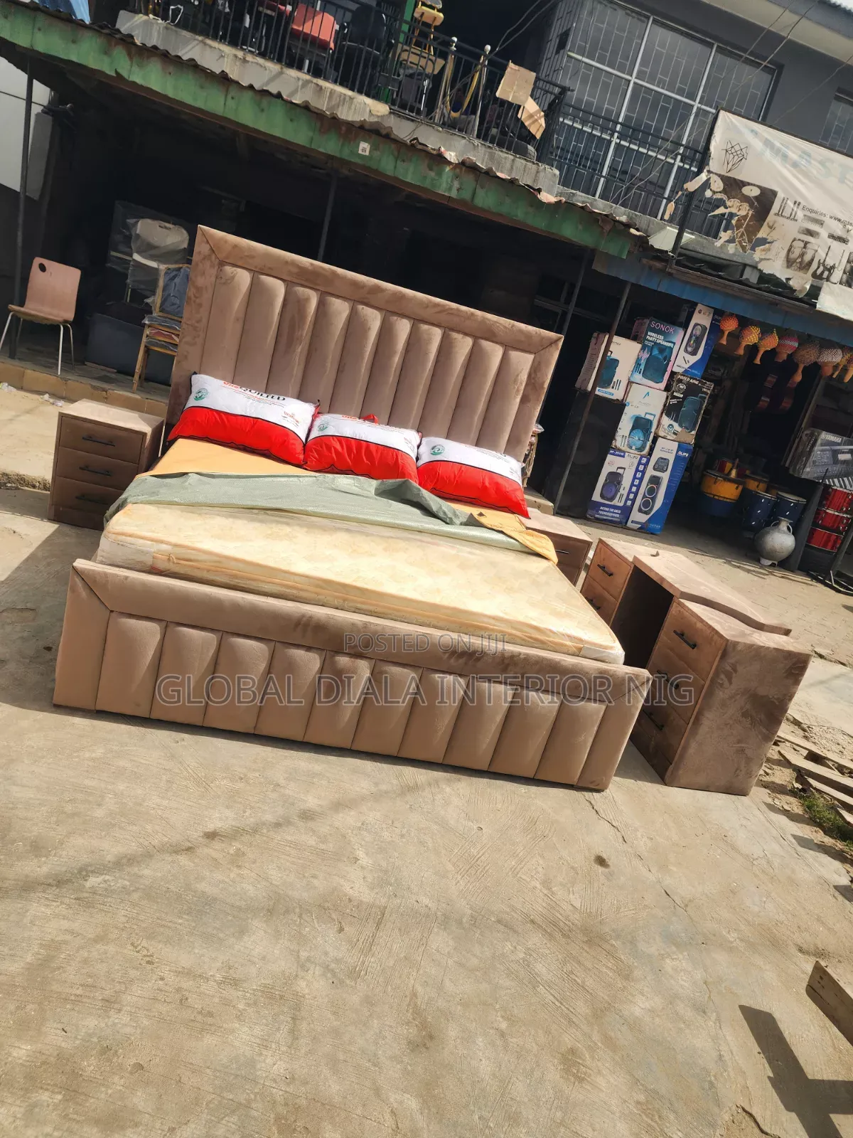 Luxury 6by6 Padded Bedframe Set