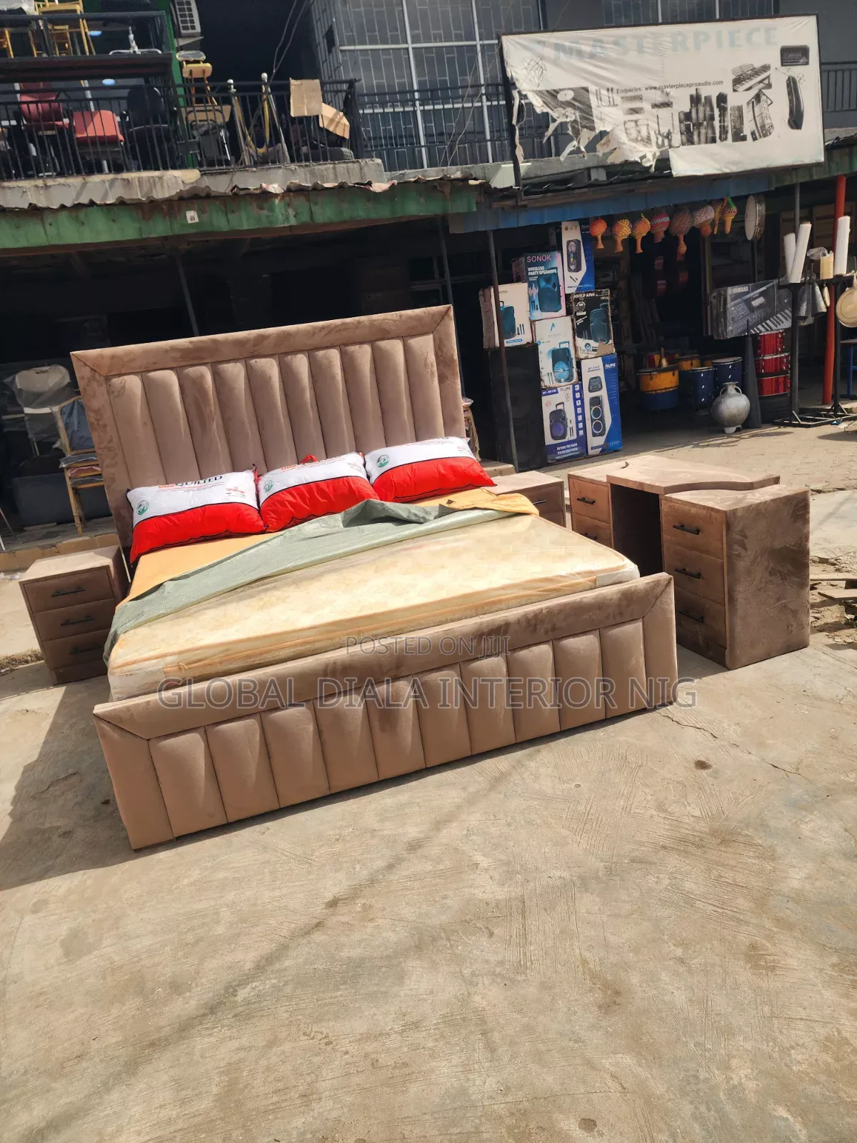 Luxury 6by6 Padded Bedframe Set