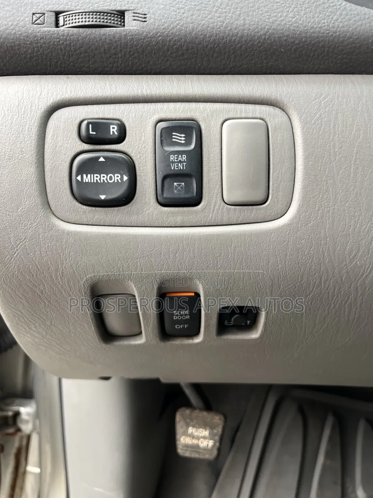 Toyota Sienna LE AWD 2005 Silver