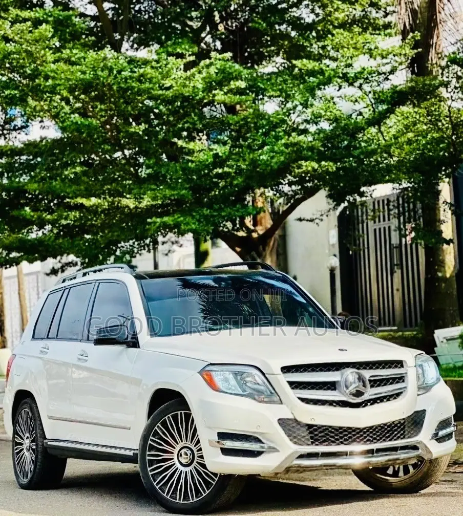 Mercedes-Benz GLK-Class Base GLK 350 4dr AWD 4MATIC (3.5L 6cyl 7A) 2015