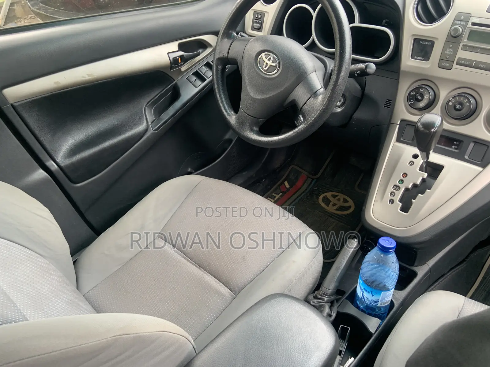 Toyota Matrix S Hatchback AWD (2.4L 4cyl 4A) 2009 Silver