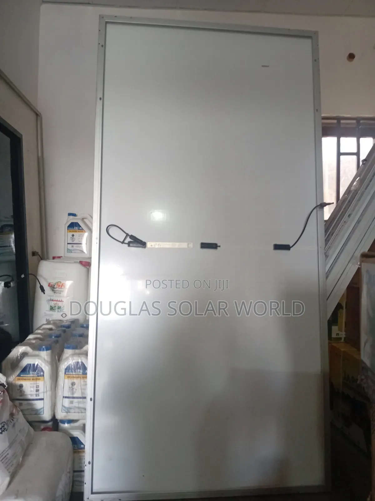 Jinko 700W Monocrystalline Solar Panel