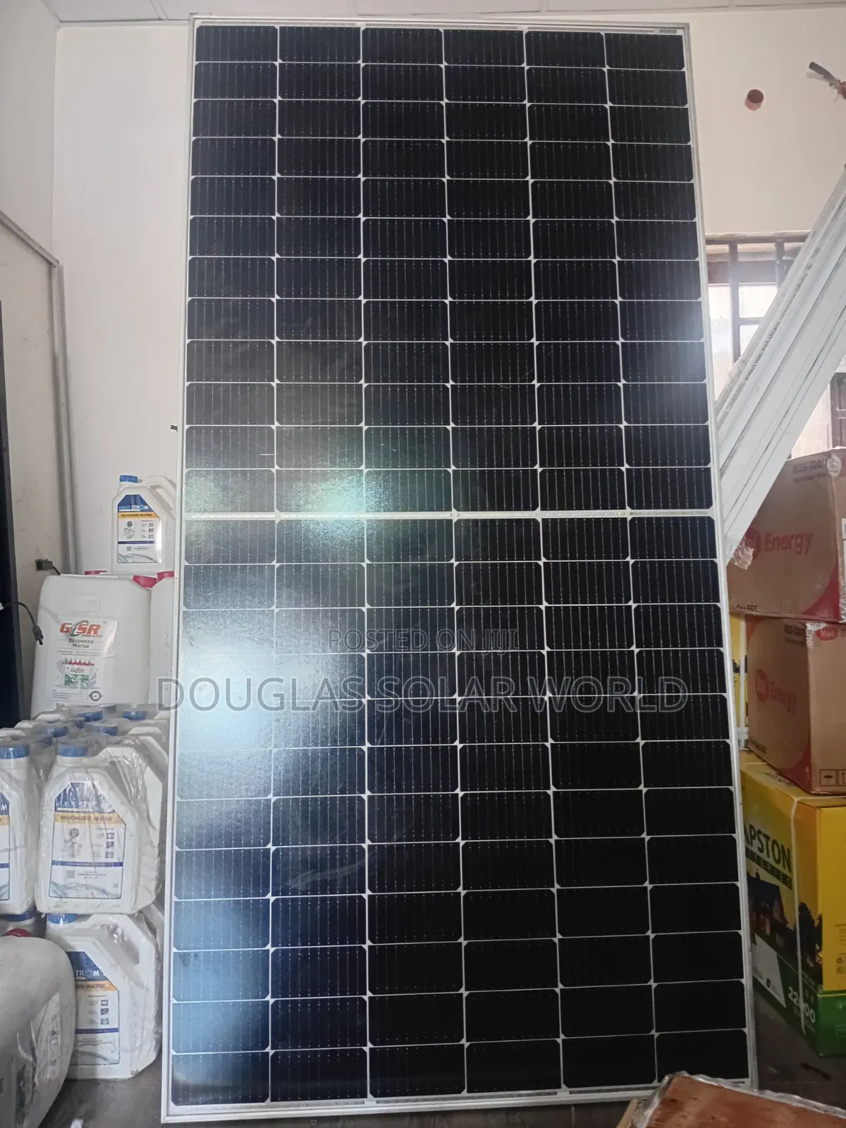 Jinko 700W Monocrystalline Solar Panel