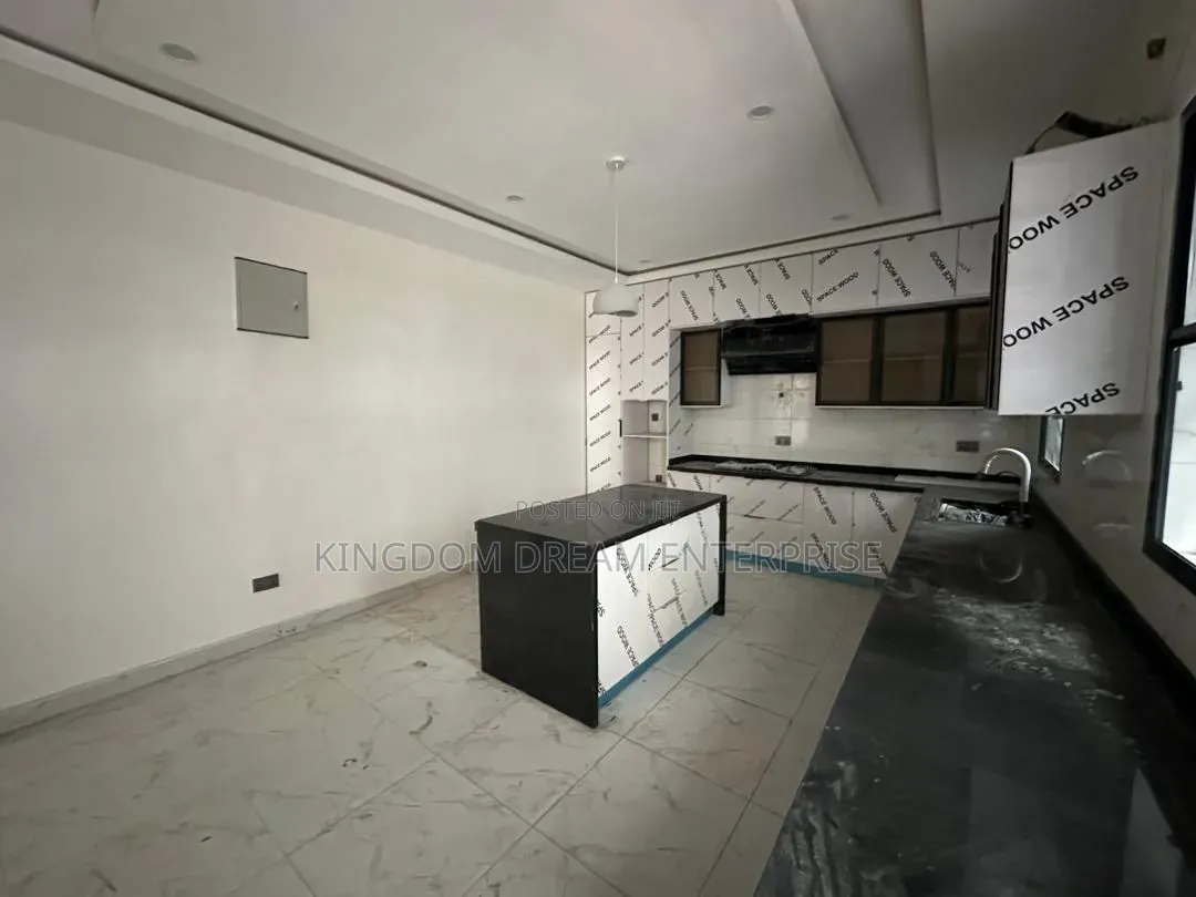 5bdrm Duplex in Ogudu Gra Lagos for sale