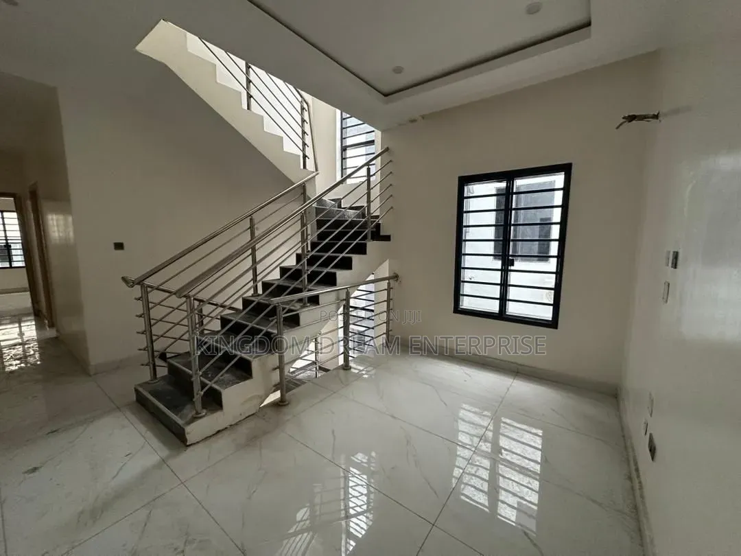 5bdrm Duplex in Ogudu Gra Lagos for sale