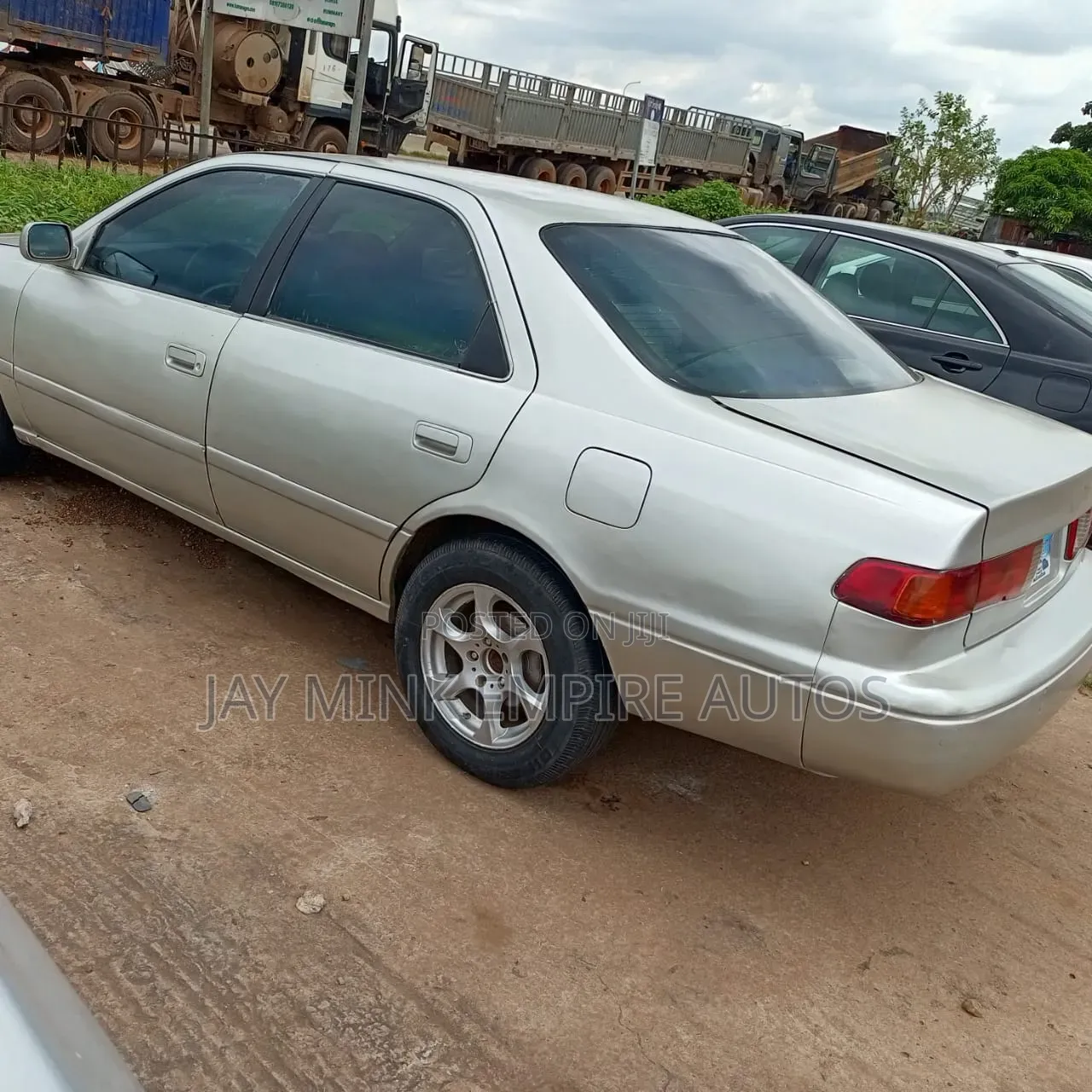 Toyota Camry 2000 Gold