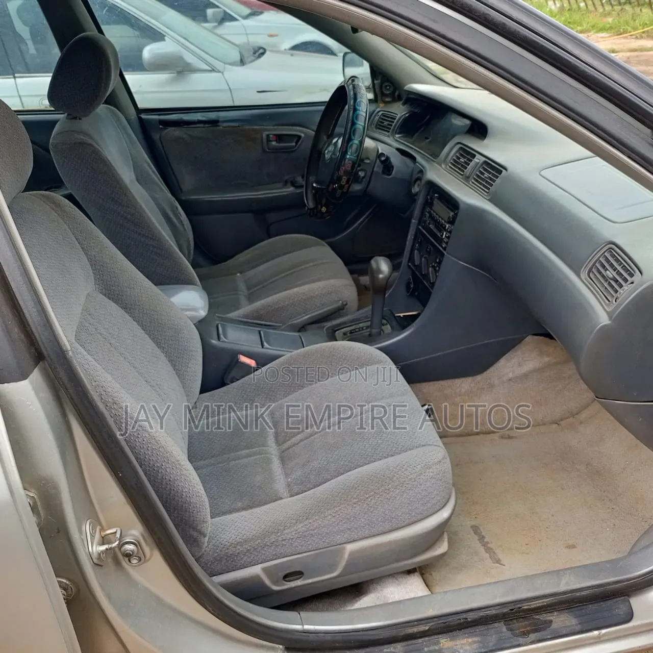 Toyota Camry 2000 Gold