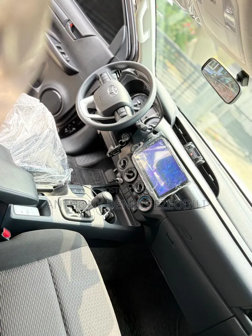 Toyota Hilux 2025 Black