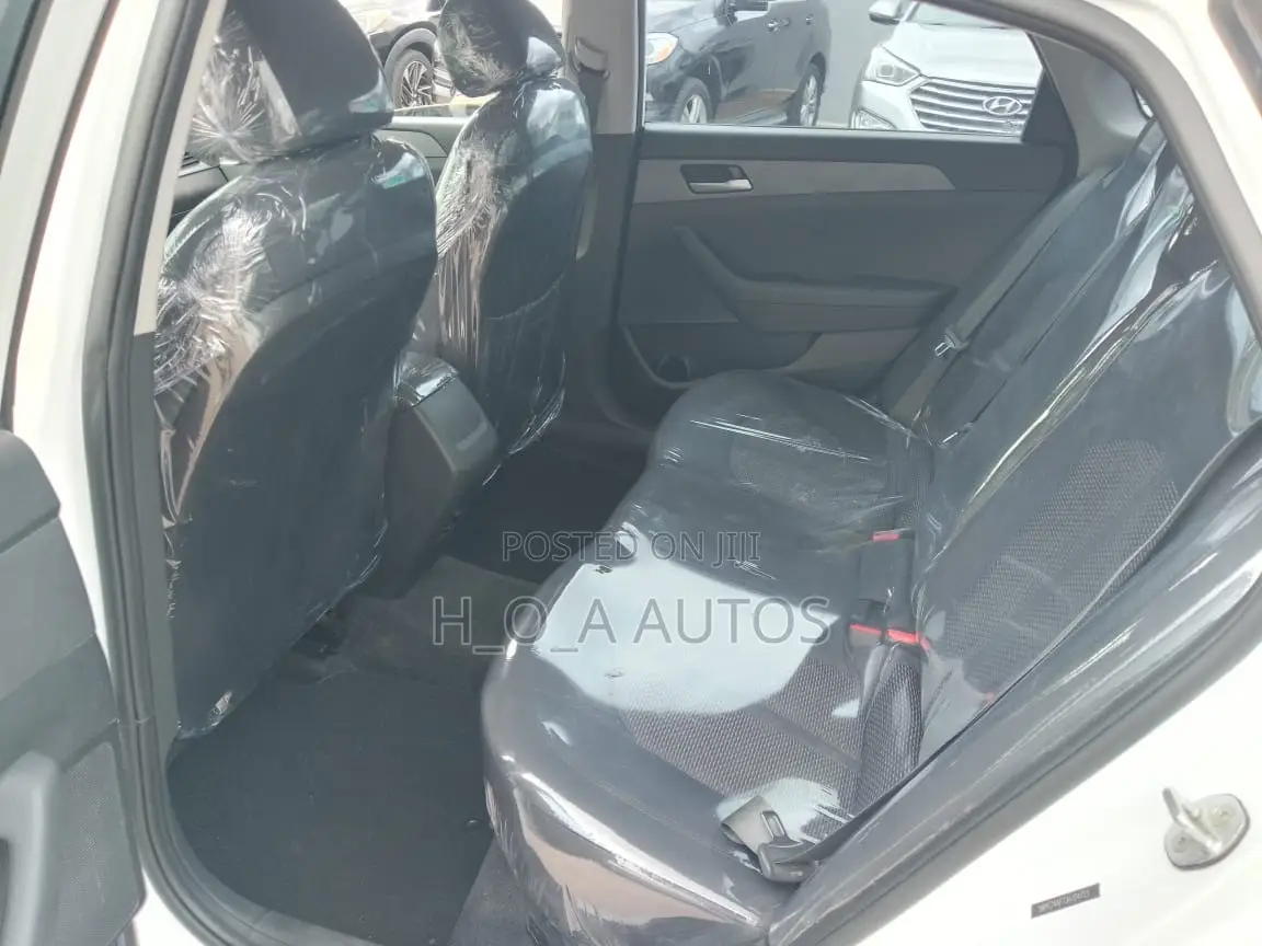 Hyundai Sonata SE 2018 White