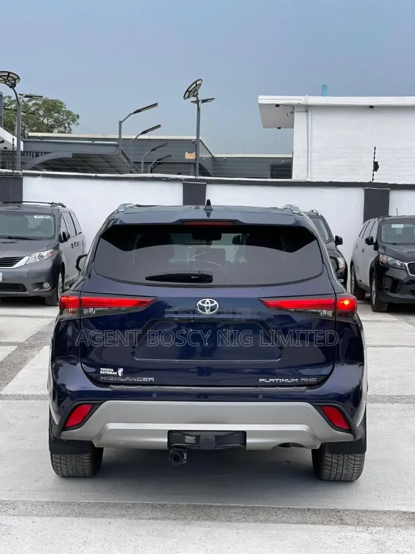 Toyota Highlander Platinum FWD 2023 Blue