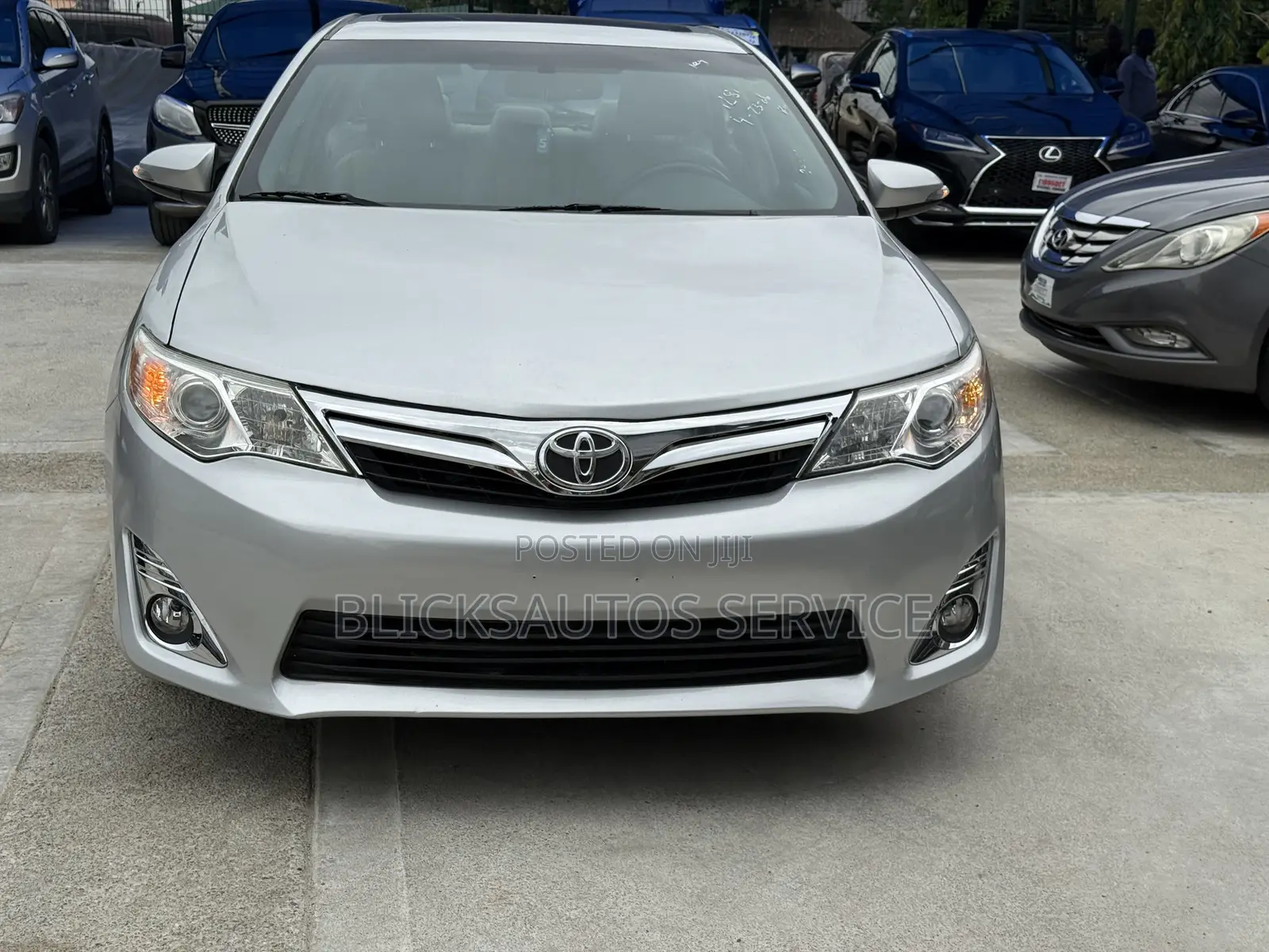 Toyota Camry XLE 4dr Sedan (2.5L 4cyl 6A) 2013 Silver