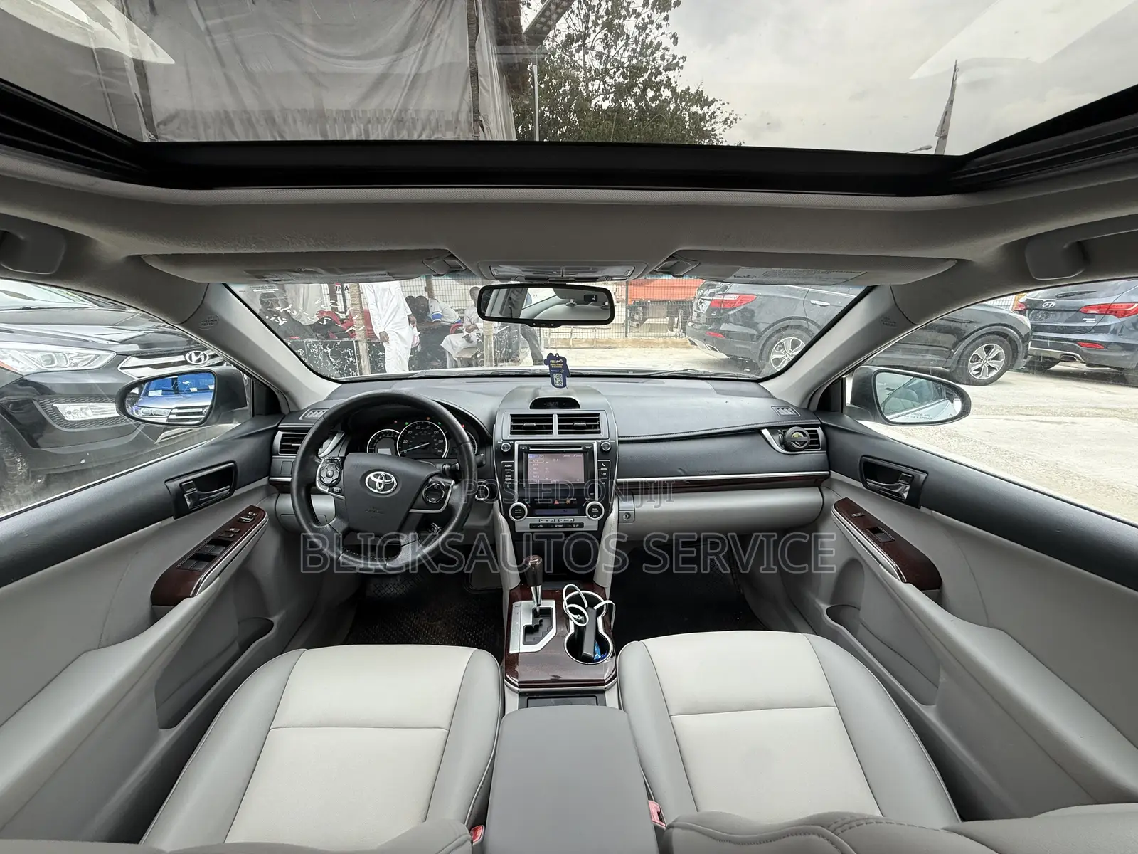 Toyota Camry XLE 4dr Sedan (2.5L 4cyl 6A) 2013 Silver
