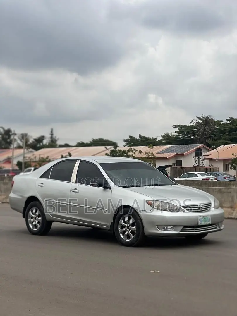 Toyota Camry 2005 Silver
