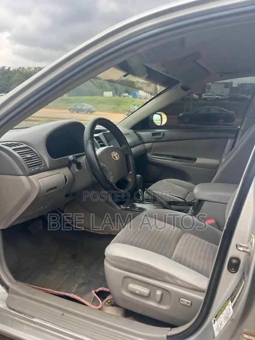 Toyota Camry 2005 Silver