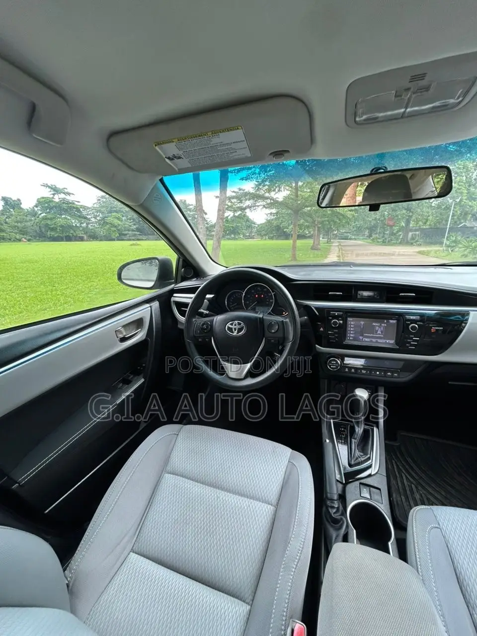 Toyota Corolla LE 4dr Sedan (1.8L 4cyl CVT) 2015 Gray
