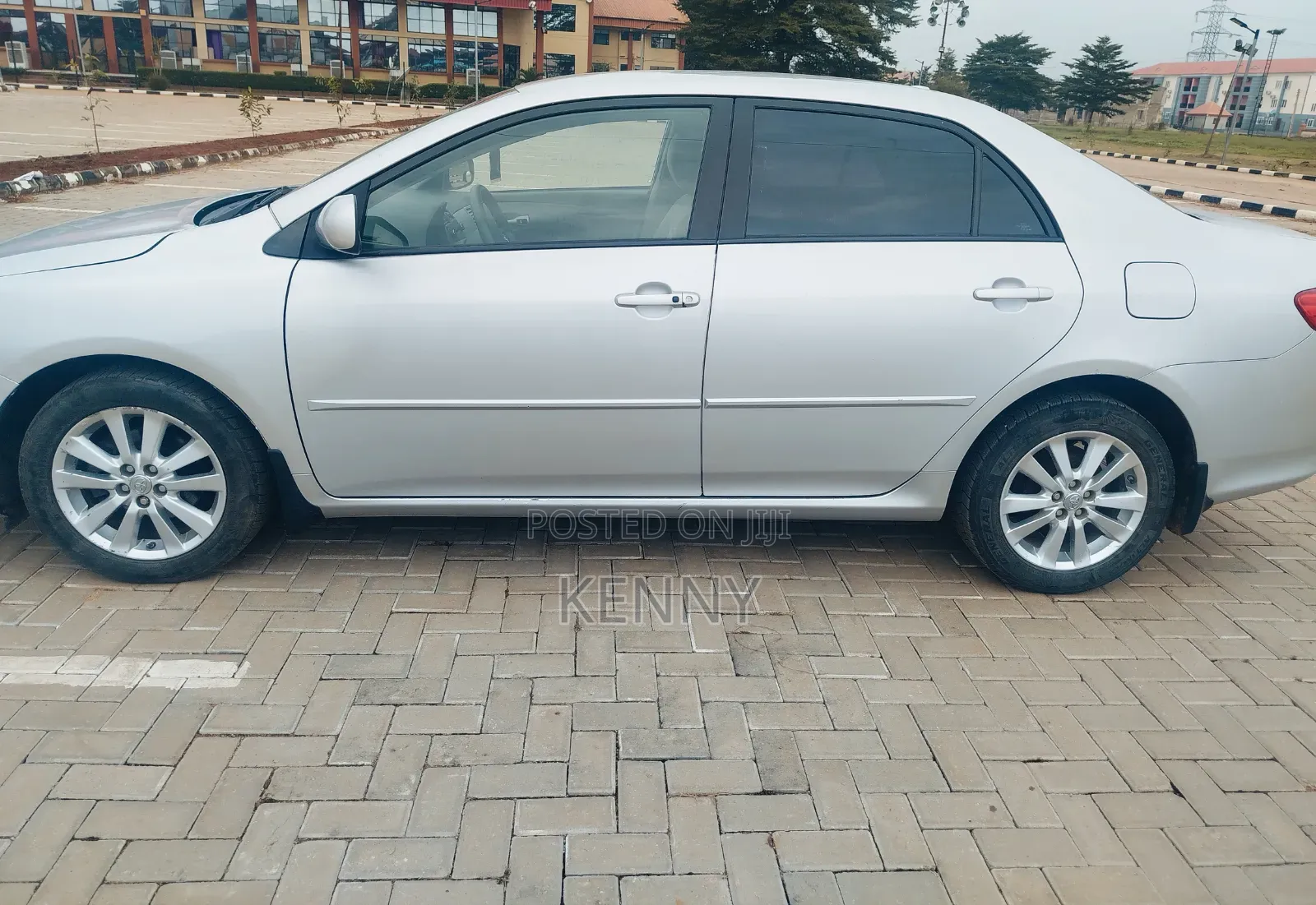 Toyota Corolla 2010 Silver