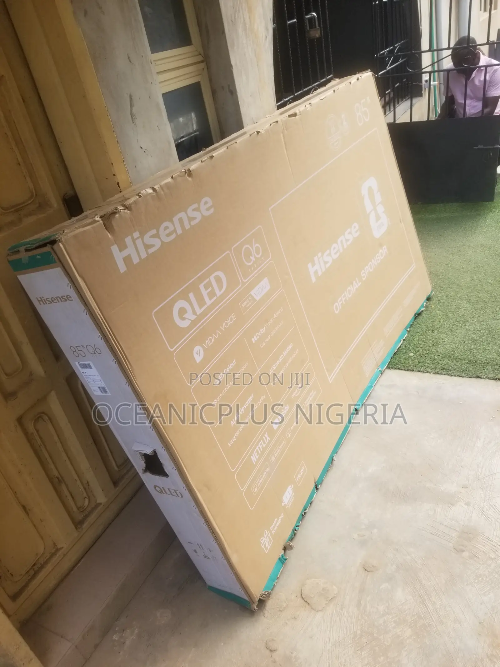Hisense 85" Smart QLED Television