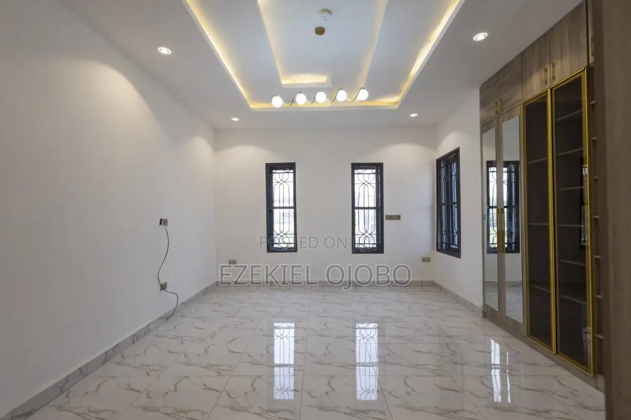 4bdrm Duplex in Jahi for sale