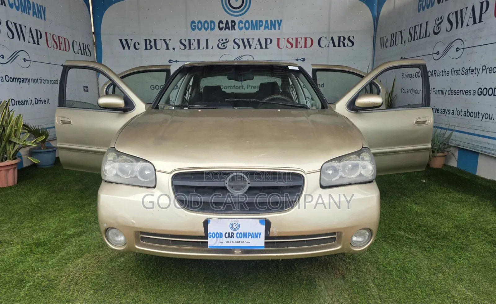 Nissan Maxima 2002 Gold