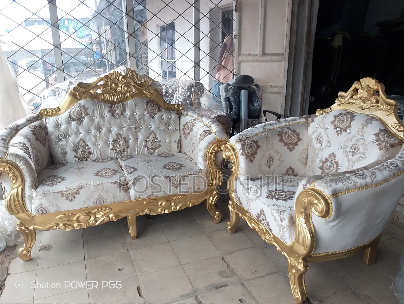 Full Sets of Quality Carving Chair