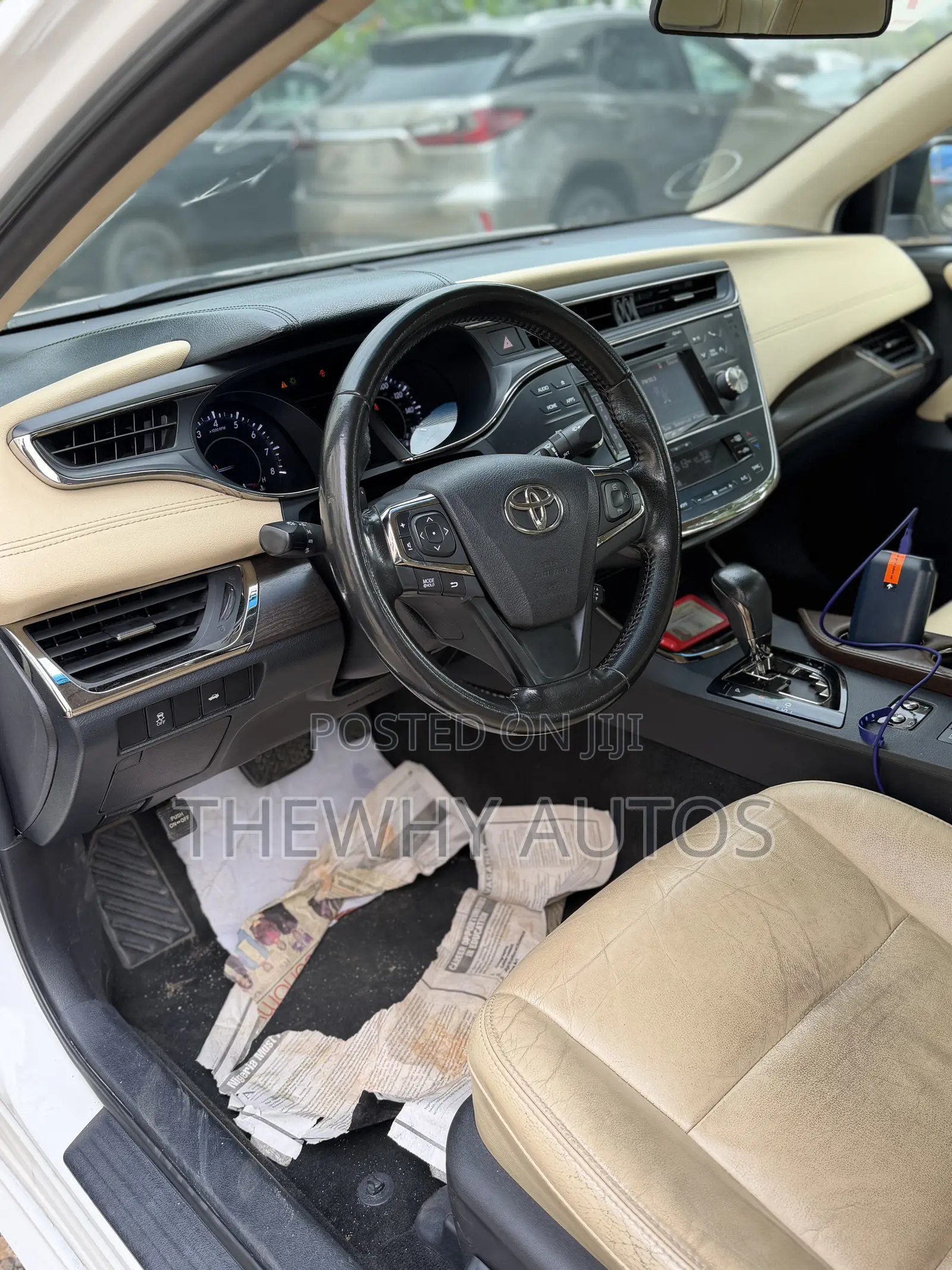 Toyota Avalon XLE FWDSedan (3.6L 6cyl 6A) 2016 White
