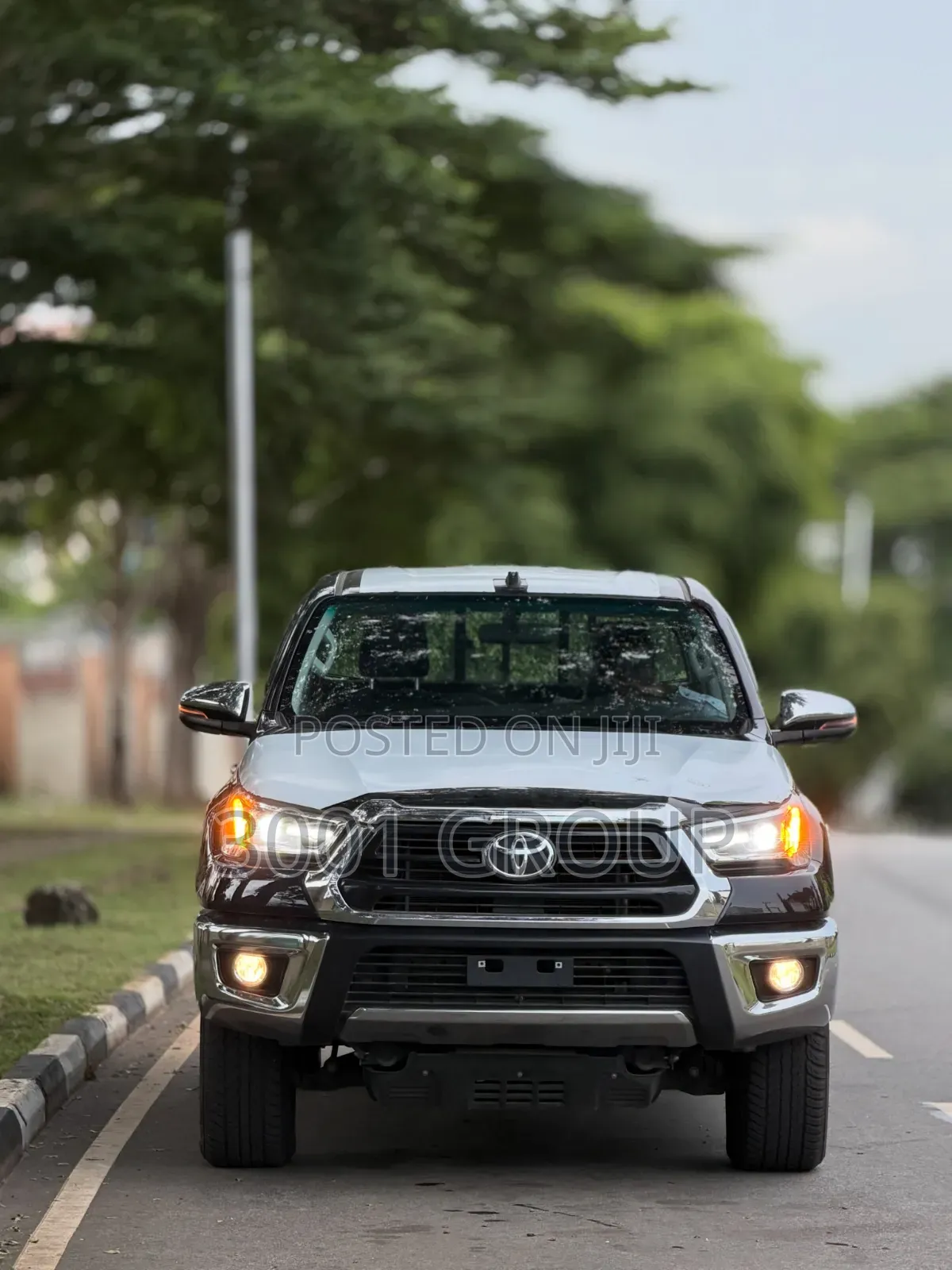 New Toyota Hilux 2025 Black