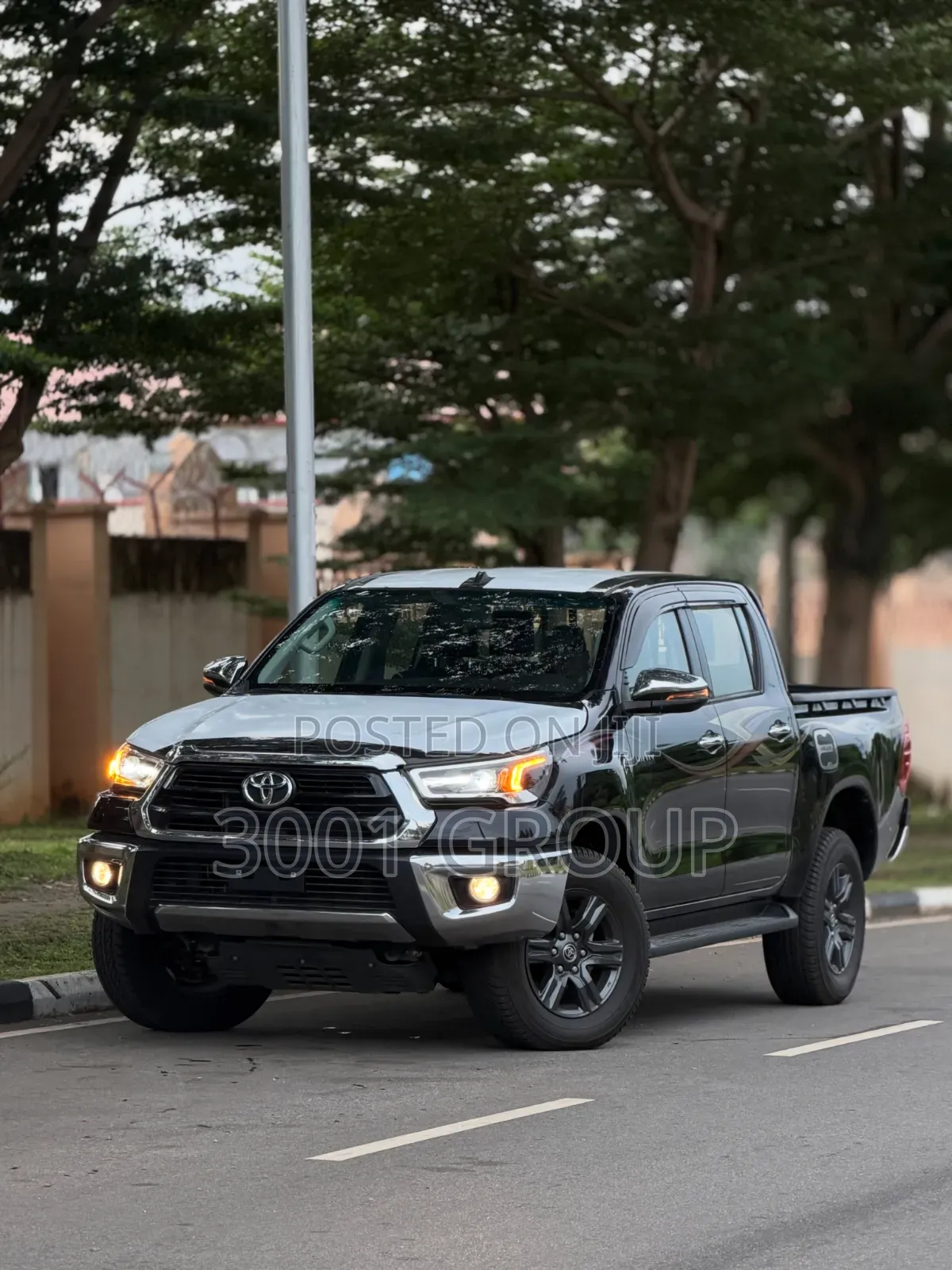 New Toyota Hilux 2025 Black