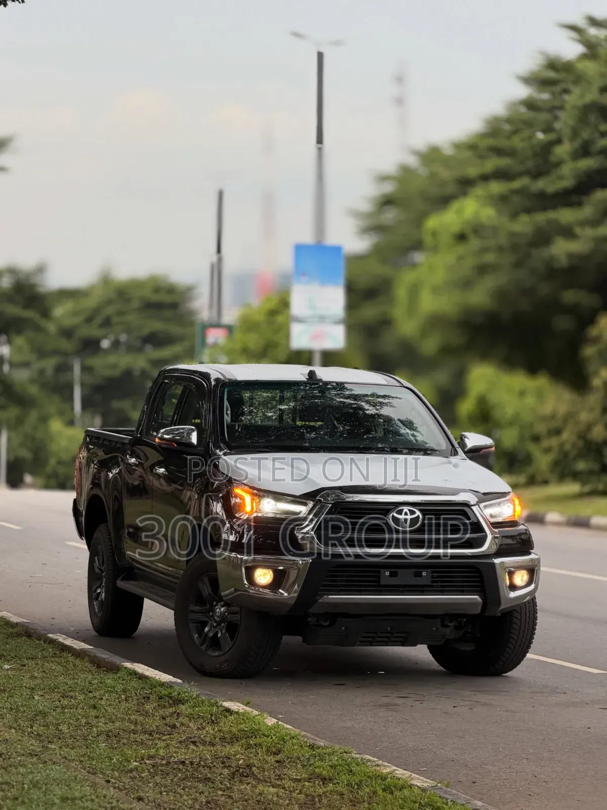 New Toyota Hilux 2025 Black