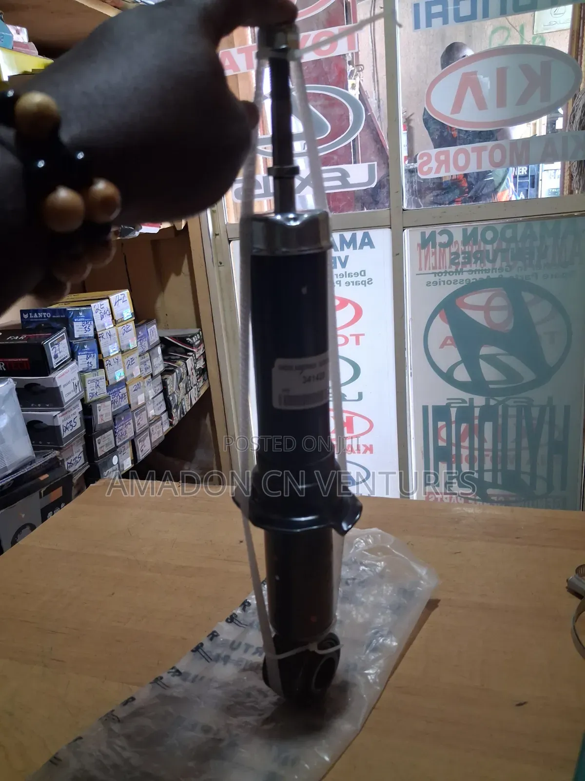 Original Back Shock Toyota Corolla 2008