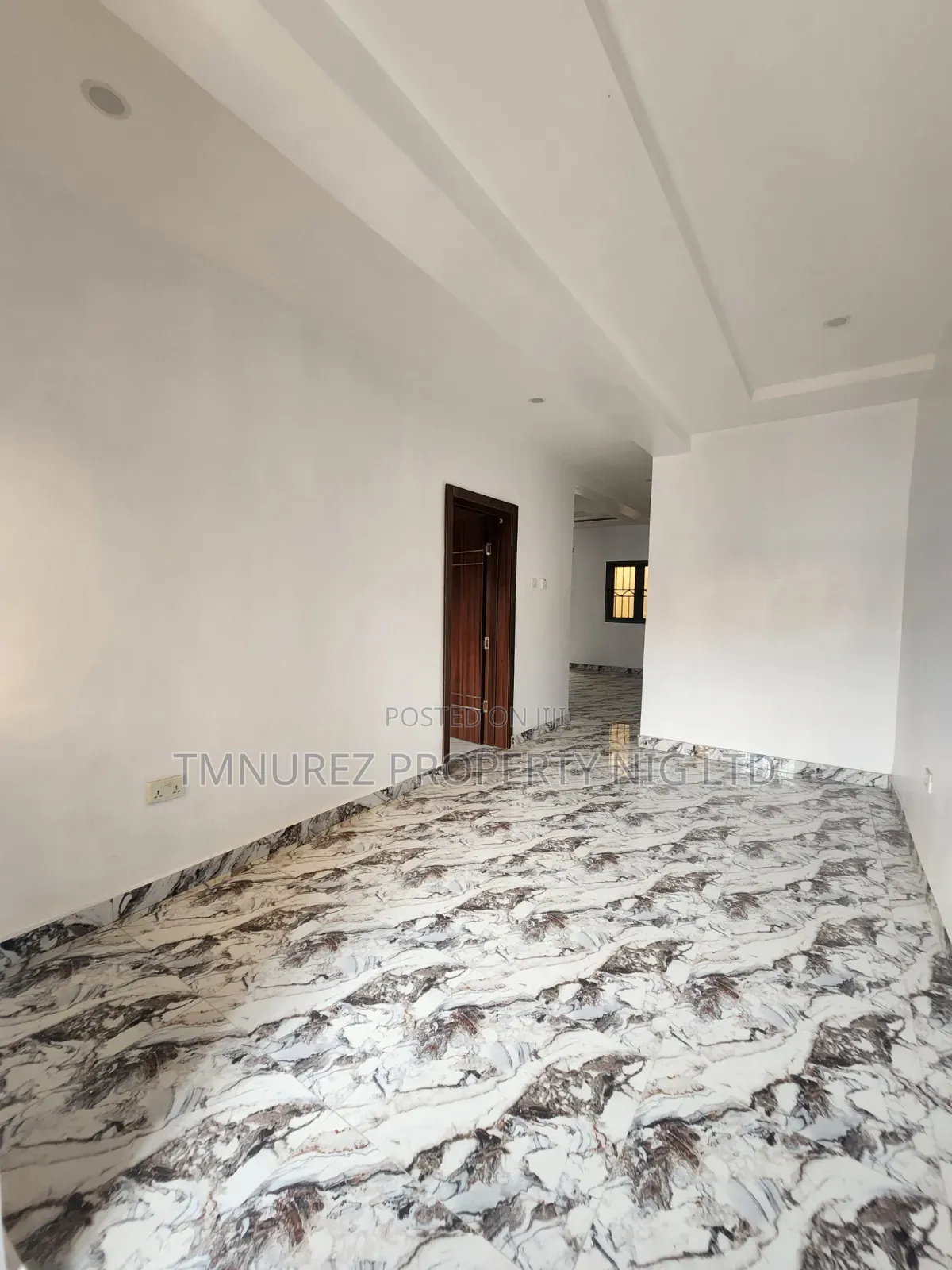 3bdrm Apartment in Lekki Phase 1 for rent