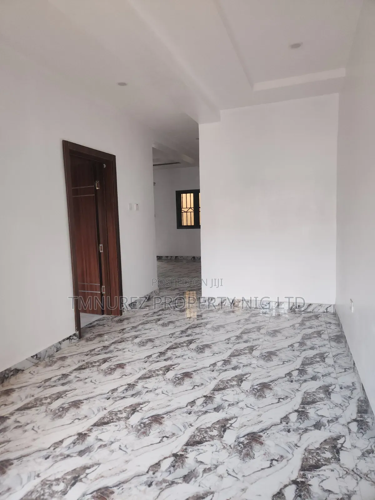 3bdrm Apartment in Lekki Phase 1 for rent