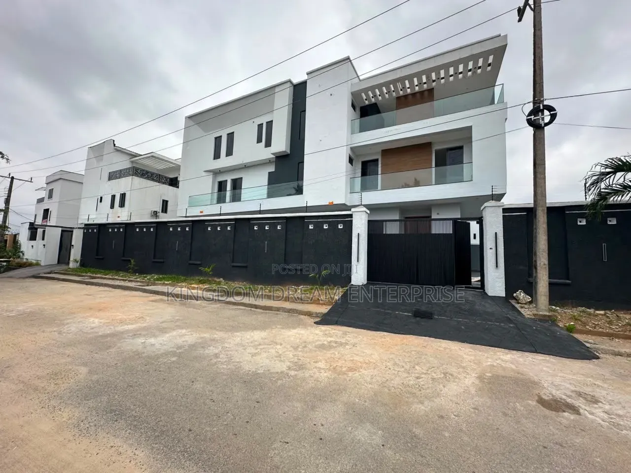 5bdrm Duplex in Ogudu Gra Lagos for sale