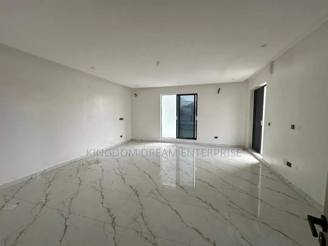 5bdrm Duplex in Ogudu Gra Lagos for sale