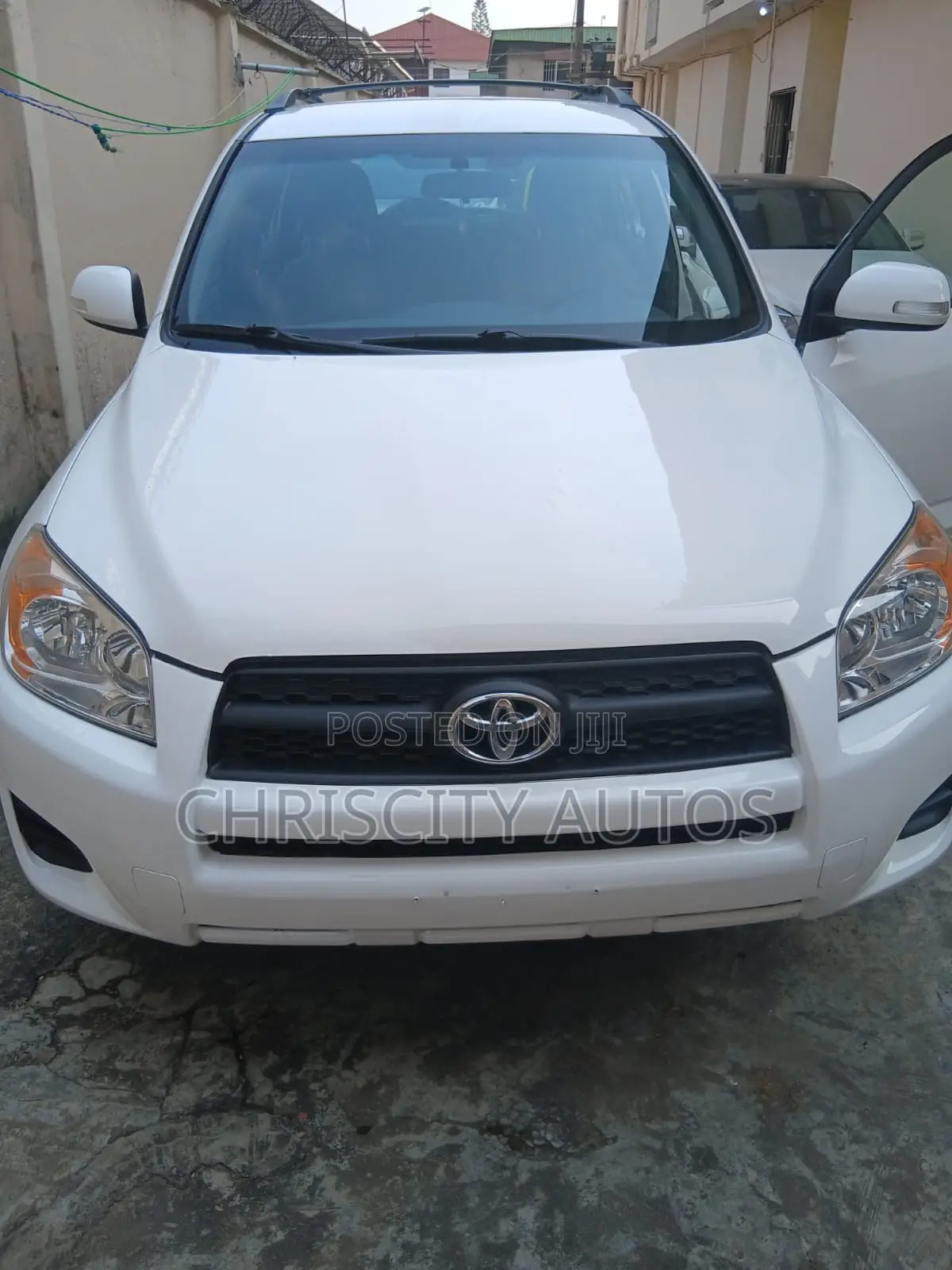 Toyota RAV4 2010 White